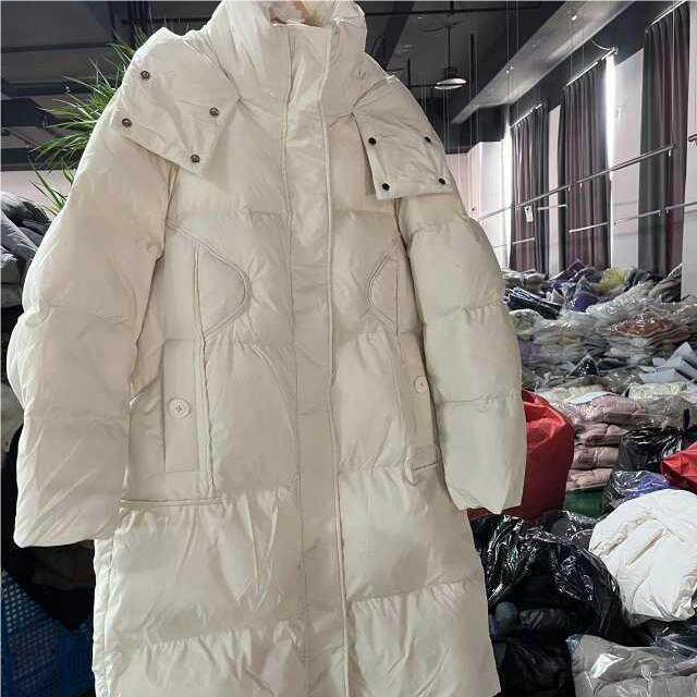 2024年秋冬季新款保暖时尚中长款宽松显瘦羽绒服，女装羽绒服，牛米欧羽绒服工厂店