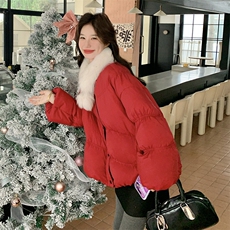 大毛领红色羽绒服女冬2025超火好看高级小众独特漂亮短款加厚外套，女装羽绒服，2C236