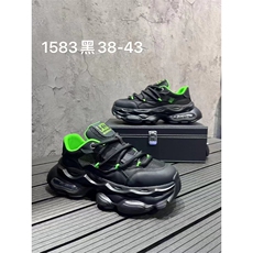 黑色