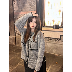 灰色