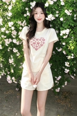 韩版时尚休闲套装女夏新款新中式圆领爱心印花短袖上衣短裤两件套，女装套装/套裙，江南