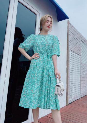 夏季新款连衣裙，女装连衣裙，依岸