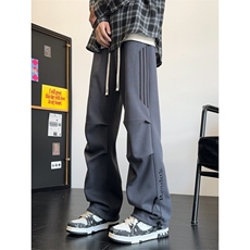 深灰色