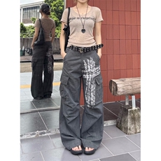 深灰色