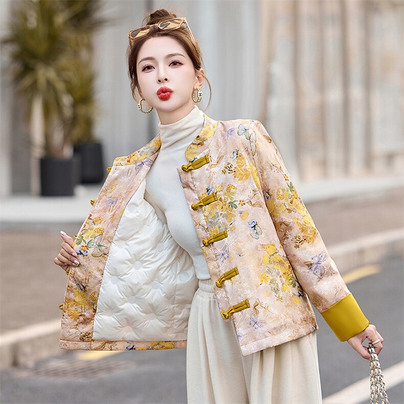 新中式盘扣羽绒服女2025冬季新款黄色提花唐装白鸭绒短款外套,女装羽绒服,衣之秀