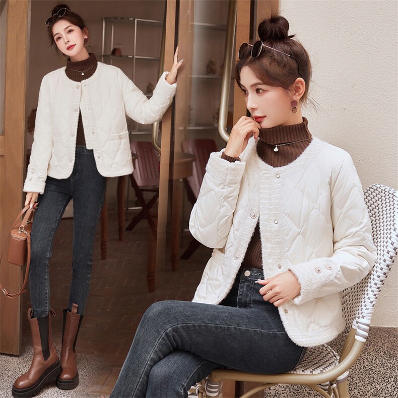 现货-小香风轻薄羽绒服短款女2024冬季新款时尚气质圆领白鸭绒，女装羽绒服，霓裳依族