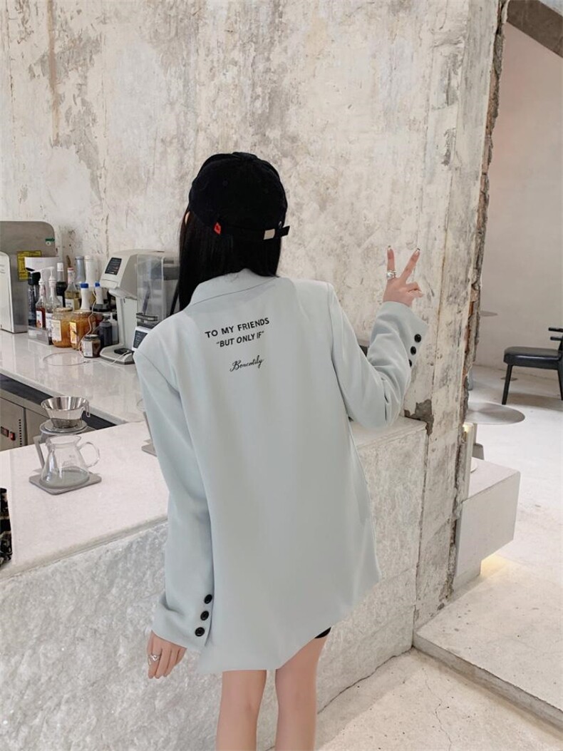XZ22037翻袖前后印字母大版西装,女装西装,穿名堂(7F)