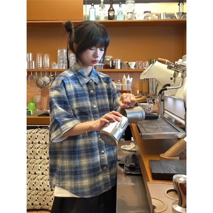 蓝色短袖格子衬衫男款夏季高级感设计感痞帅休闲宽松衬衣开衫外套图片