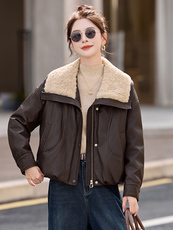 羊羔毛领拼接PU皮羽绒服女2025冬季新款小个子气质显瘦白鸭绒外套，女装羽绒服，衣之秀