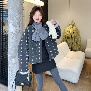 韩版花苞服细毛呢碎花印花带围巾毛绒内里外套图片
