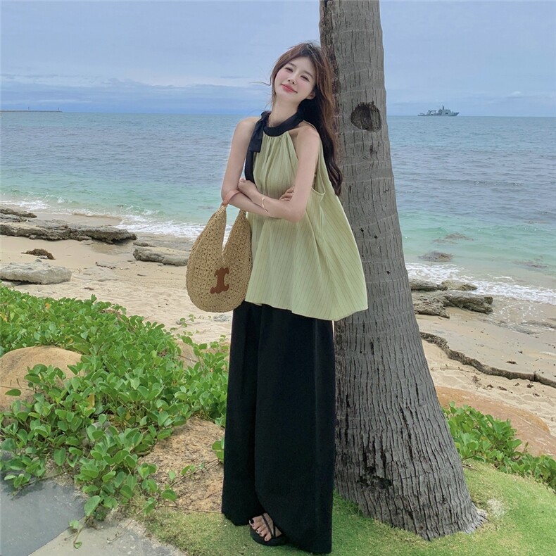 韩系海岛出游穿搭女夏2025新款条纹无袖挂脖上衣宽松阔腿裤两件套图片