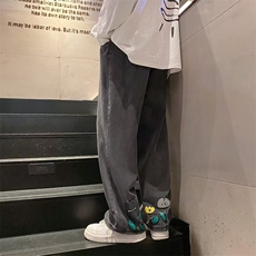 黑灰色