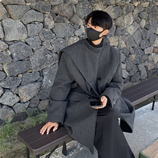 灰色