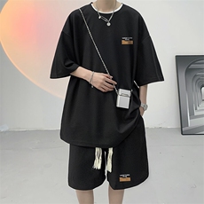 黑色