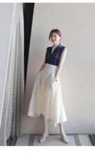简约通勤韩版v领针织背心女薄款宽松休闲精纺细羊毛无袖打底衫潮，女装T恤，织己羊绒