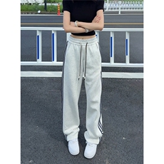 灰色