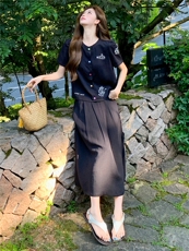 时尚休闲两件套裙女刺绣甜美风上衣百褶半裙套装女，女装套装/套裙，水衣源