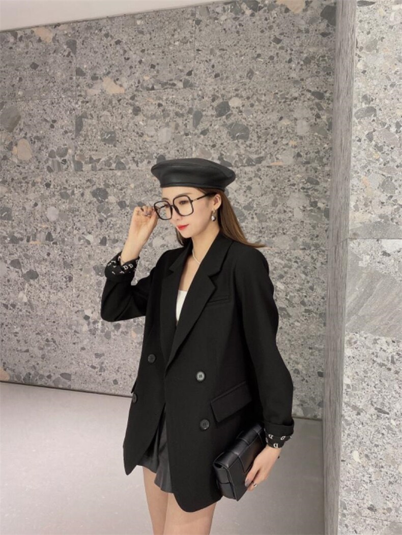 秋季新款显瘦西装，女装西装，魅丽女孩