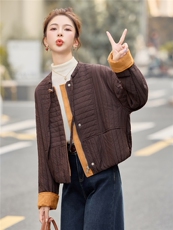 时尚圆领撞色短款棉服女2025冬新款休闲宽松保暖棉衣夹棉加厚外套，女装棉衣/棉服，余墨
