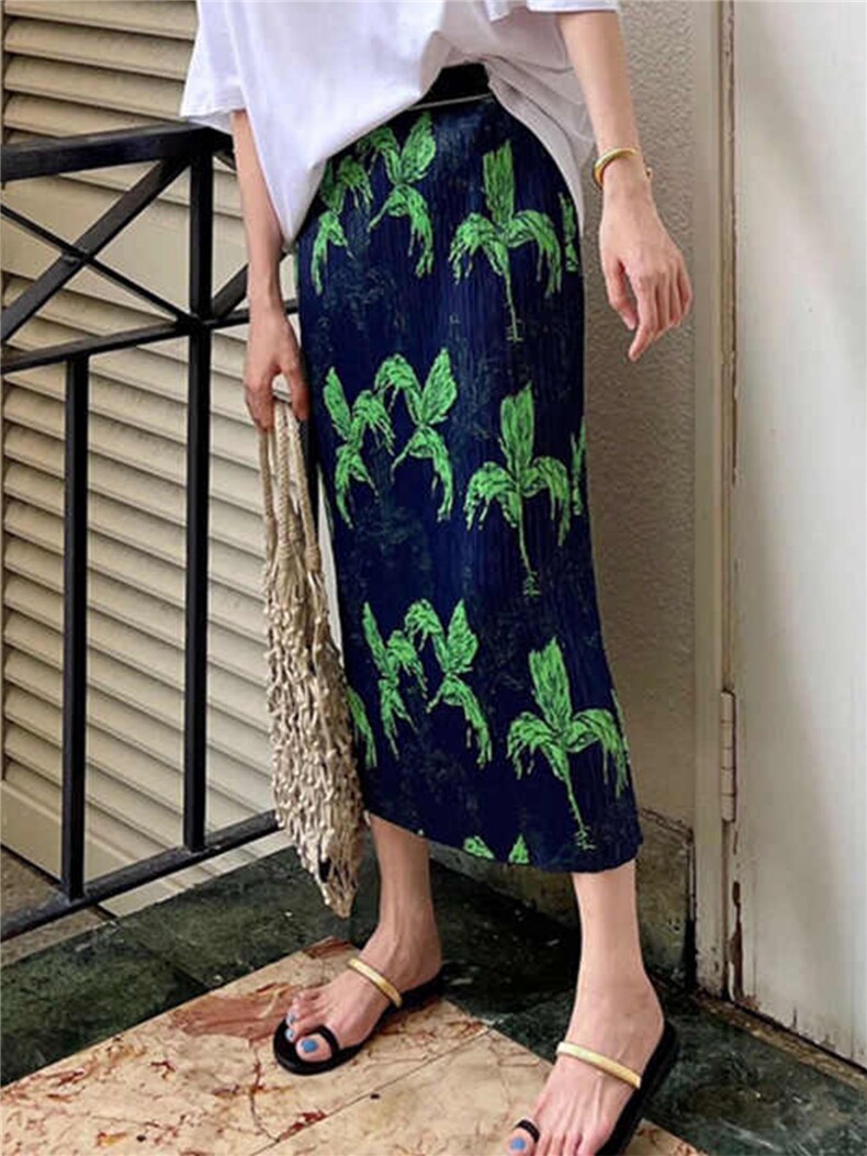 三宅风半身裙褶皱2025新款今年流行半身裙气质高腰显瘦，女装半身裙，灵动羽绒服工厂