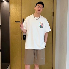 白色