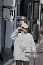 浅灰色