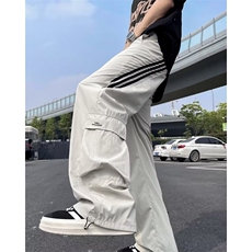 灰色
