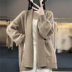 慵懒风纯羊毛开衫女宽松V领针织毛衣外套中长款2025新款法式高端，女装羊毛衫，越洋羊