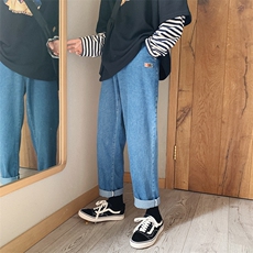 深蓝色