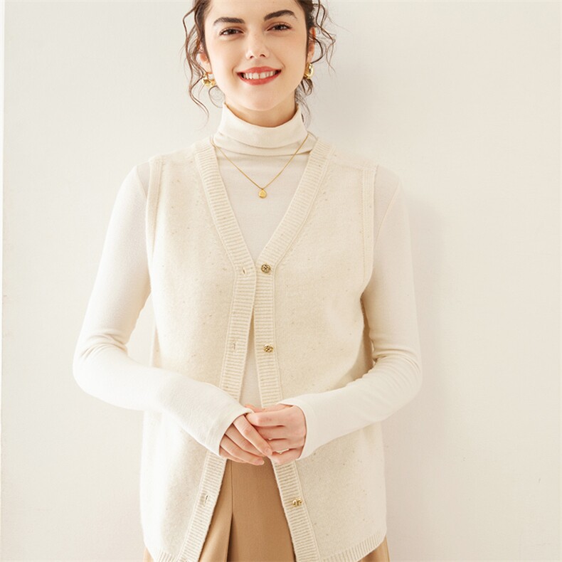2025夏秋新款羊绒衫女100纯山羊绒叠穿V领针织开衫简约复古背心，女装马甲，万品羊绒