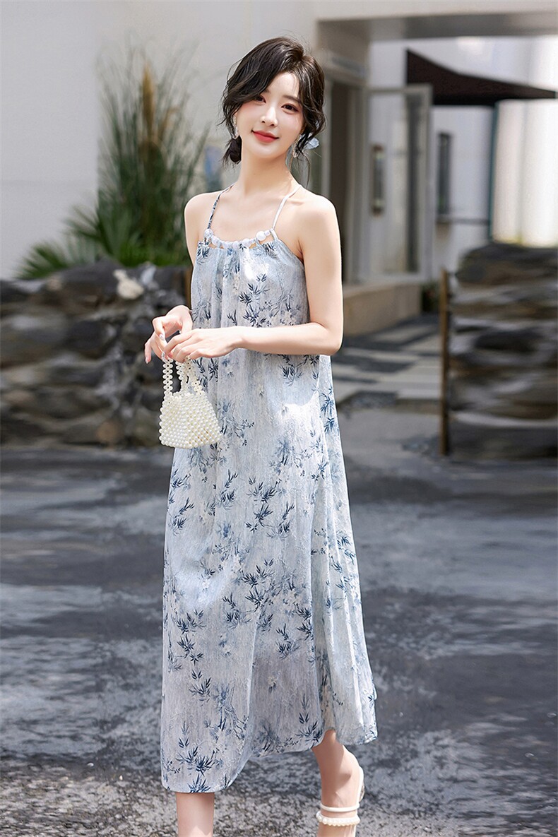 甜美小个子修身吊带裙女夏季2024新款碎花氛围感连衣裙,女装连衣裙,冬木谷雨