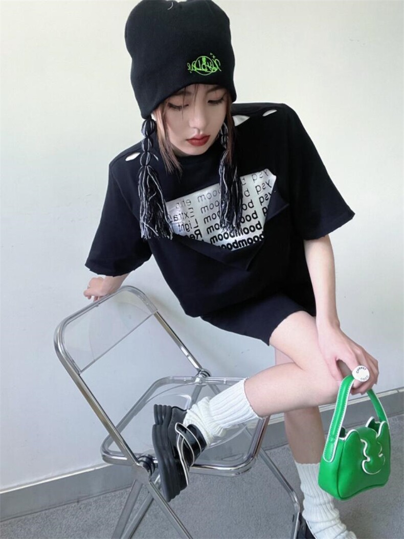 设计师款破洞字母T恤，女装T恤，YSQ Boomboom