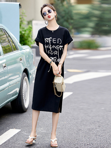韩系休闲黑色字母印花连衣裙女夏2025新款慵懒风显瘦宽松T恤长裙图片