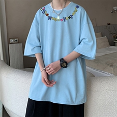 浅蓝色