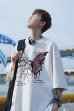 图案已注册夏季ins蝴蝶印花短袖T恤男潮宽松休闲半袖体恤D105/P25，男装T恤，电商B209