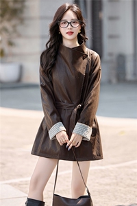 休闲复古PU皮2025秋季女新款时尚宽松立领中长款腰带风衣皮衣外套图片