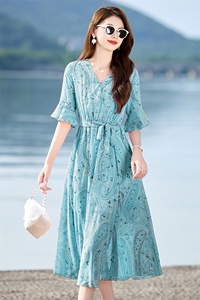 海滩度假连衣裙女夏氛围感大理三亚泰国海边2024新款雪纺大摆裙图片