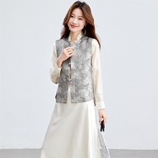 灰色上衣马夹两件套