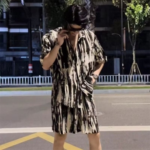 夏威夷度假休闲宽松痞帅套装夏季泰式短袖花衬衣情侣装短裤两件套,学生党男新年衣服搭配图片