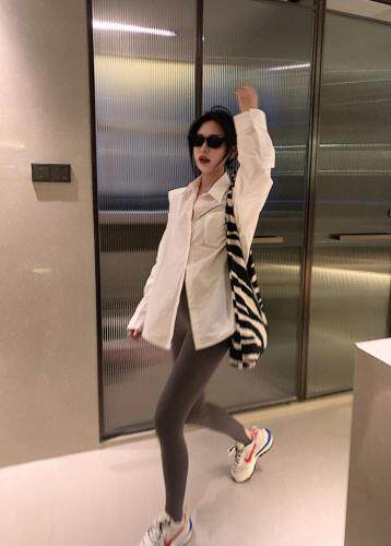 开口衬衫，女装衬衫，last name