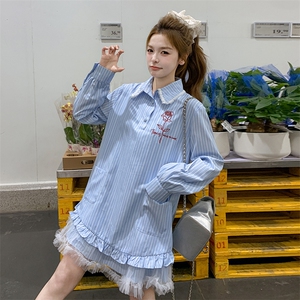 蓝色条纹连衣裙女春初2025新款超火洋气减龄超好看蕾丝拼接衬衫裙图片