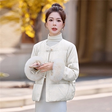 现货2026新中式时尚气质优雅真狐狸毛印花盘扣白鹅绒羽绒服，女装羽绒服，火爆靓佳人