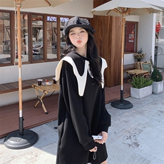 黑色娃娃领卫衣连衣裙春秋女2024新款小个子宽松减龄中长款卫衣裙，女装连衣裙，诺蝶