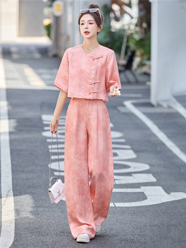 巨好看的年轻洋气套装女2025夏季新款民国风中式盘扣超火两件套裤,女装套装/套裙,伊仟回