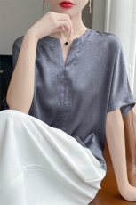 夏新款肌理感褶皱衬衫女醋酸缎面半开V领T恤短袖简约气质真丝上衣，女装T恤，羊特美羊绒