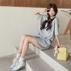 灰色字母印花露肩假两件T恤半身裙套装女2025夏款韩系休闲一整套，女装套装/套裙，浙宝217