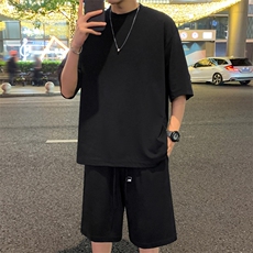 黑色