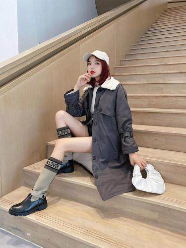 2021冬款韩版收身版派克服图片