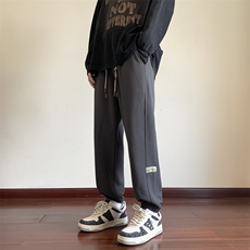 灰色