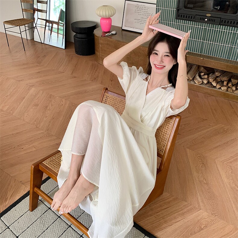 白色V领连衣裙女夏季新款法式高级感收腰显瘦气质女神范茶歇长裙,女装连衣裙,2C129